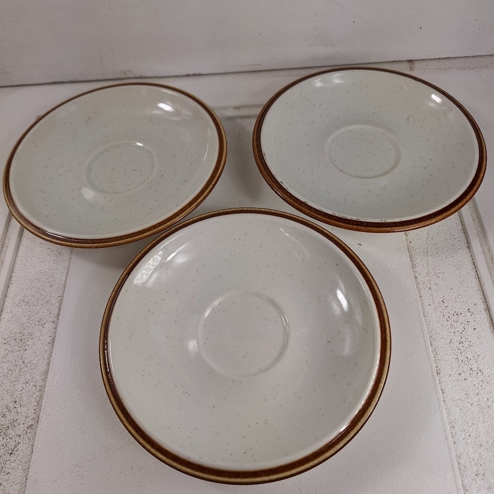 Mikasa Natural Beauty Vintage Ceramic Saucer with Brown Rim C9000 Set Of 3 Japan - Picture 2 of 8